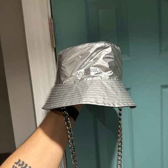 IVY PARK X ADIDAS green/chrome doubled side bucket hat - Picture 2 of 9
